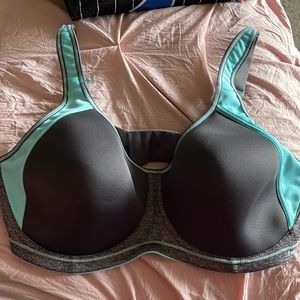 Freya sports bra 38DDD gray